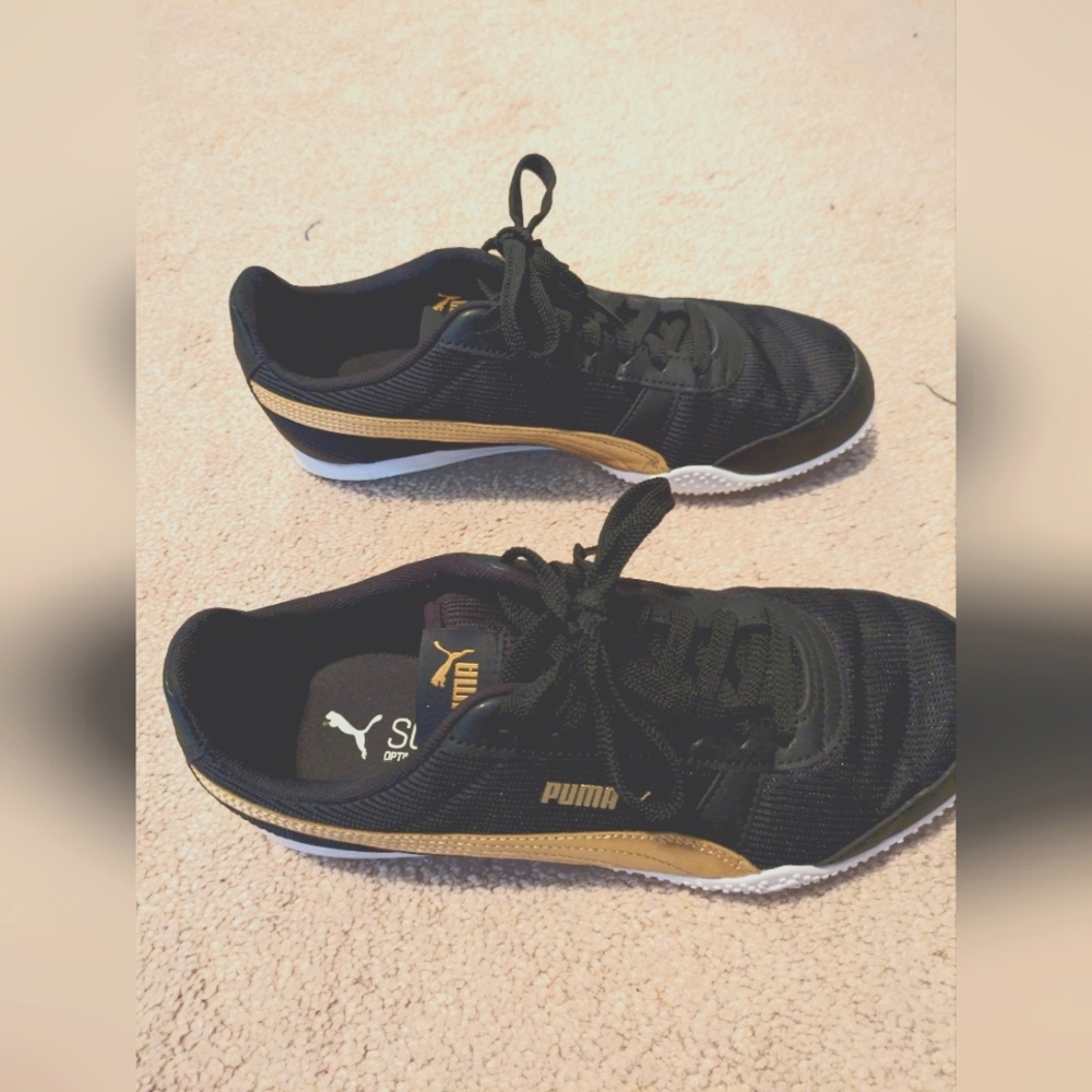 Puma trainers